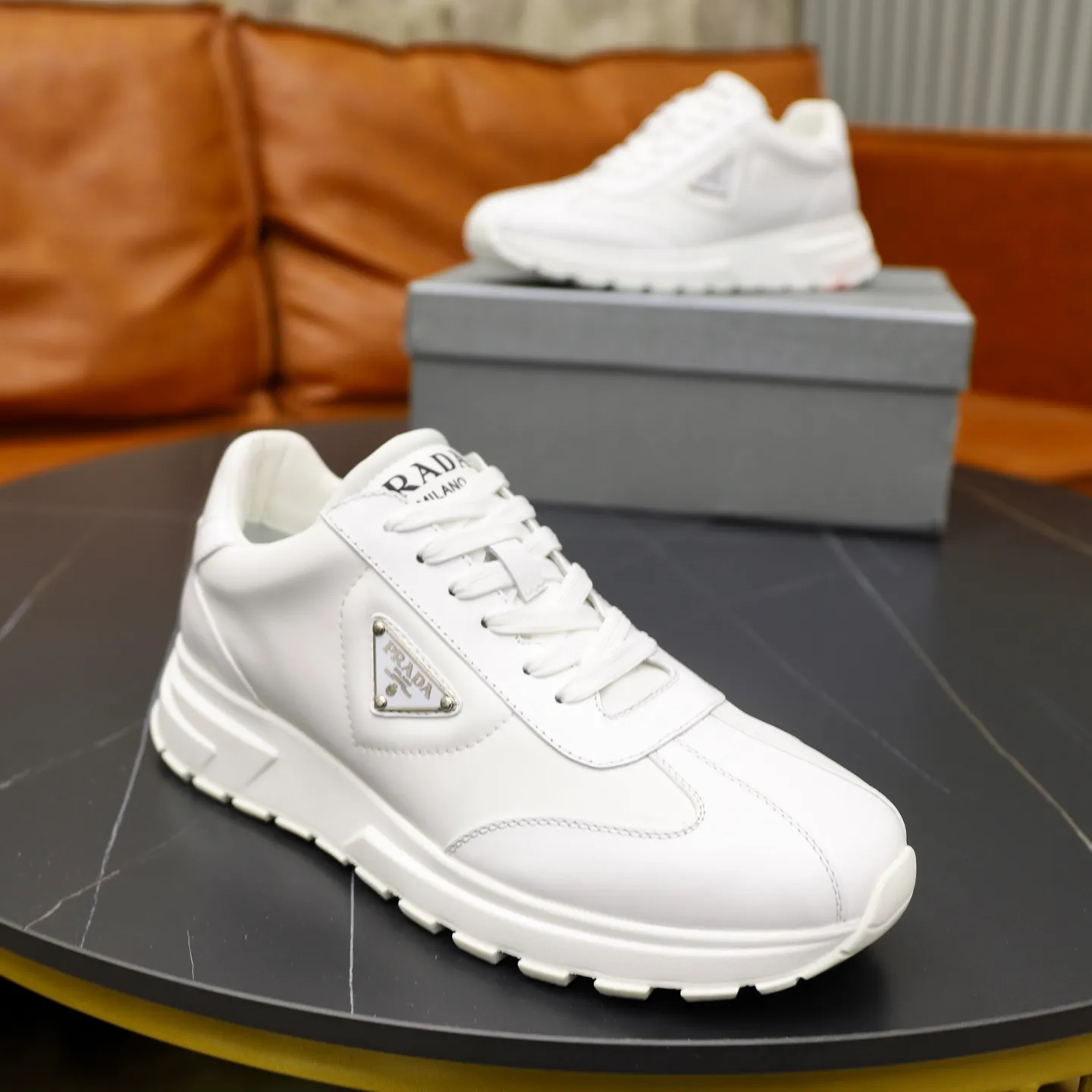 Ex-factory price: 580💰🙅‍♂️🙅‍♂️🙅‍♂️ Brand: PRADA Standard code: 38–44 (45 can be customized) Grade: Same as the official website Material: Original cowhide stitching Comfortable pig and cow lining Light and wear-resistant outsole Style category: Men's fashionable casual shoes and boots Running sneakers Distinguished luxury brand elements Top luxury Color: actual picture color